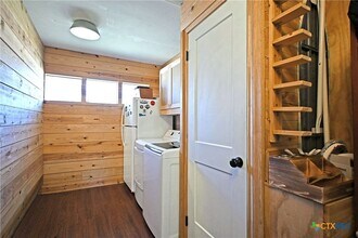 Building Photo - 553 Scenic Dr