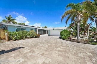 Building Photo - 1575 Tarpon St