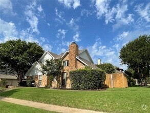Building Photo - 4400 Odessa Dr