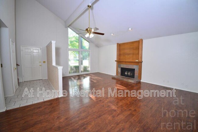 Foto del edificio - 8316 S Pittsburg Ave