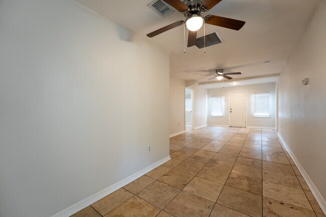 Foto del edificio - 606 4th Ave NW