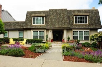 Building Photo - 6 Deer Forest Dr