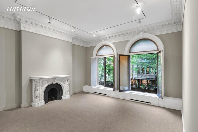 Building Photo - 132 E 70th St