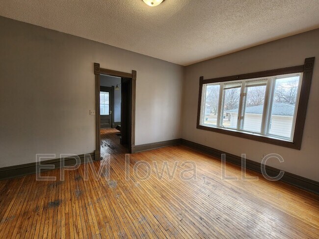Building Photo - 203 Olive Street