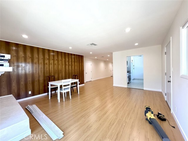 Building Photo - 15210 Cohasset St
