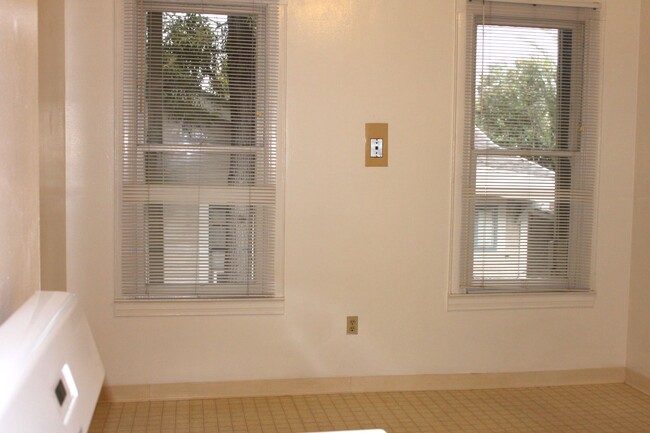 Foto del edificio - 122-124 Leland St