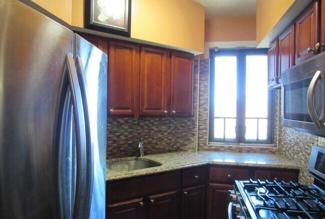 Foto del edificio - 2240 E Tremont Ave