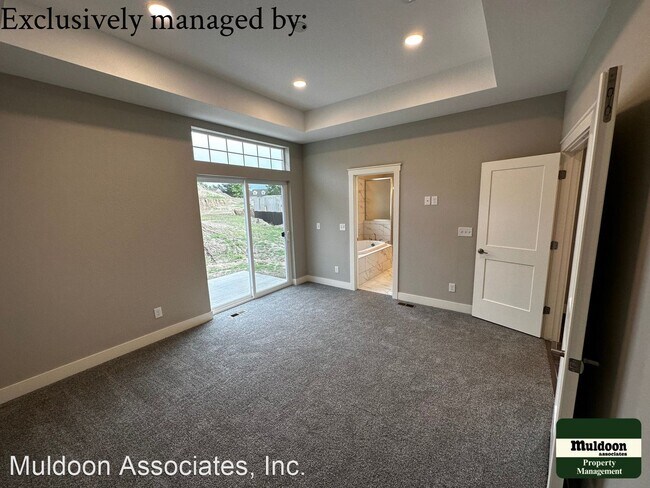 Building Photo - 3 br, 3 bath House - 270 Eagle Summit Pt #102