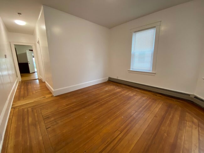 Building Photo - 61 Pembroke Ave