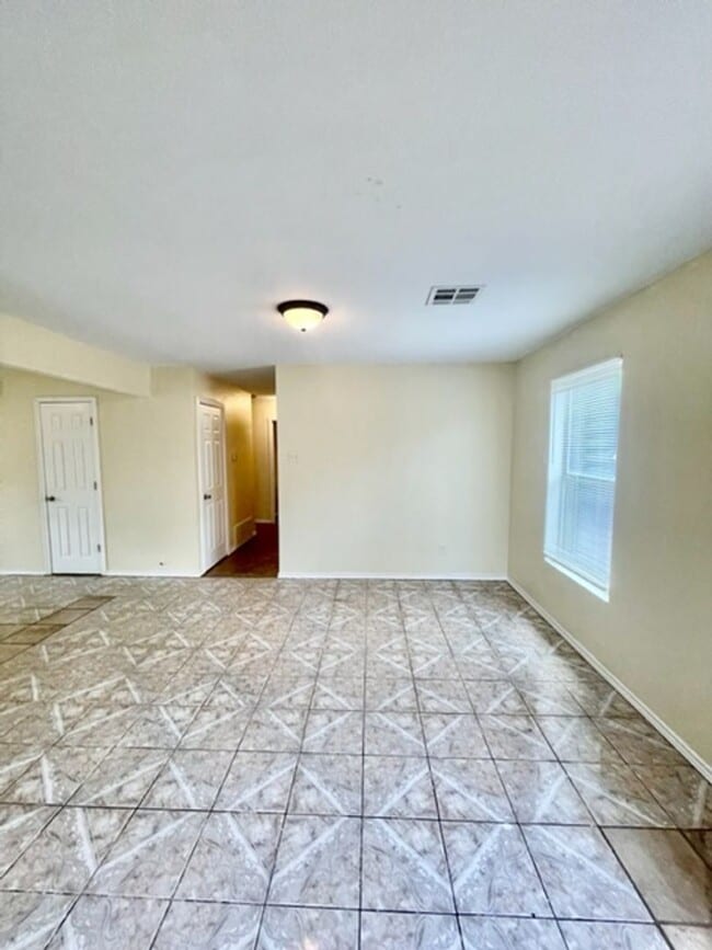 Foto del edificio - 1342 N 64th St