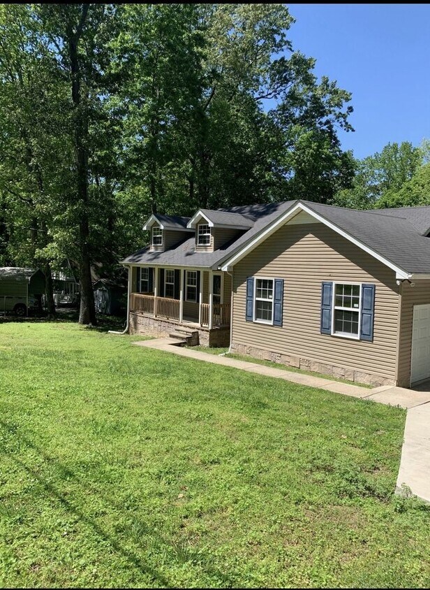 Primary Photo - 3 Bedroom 2 Bath Home