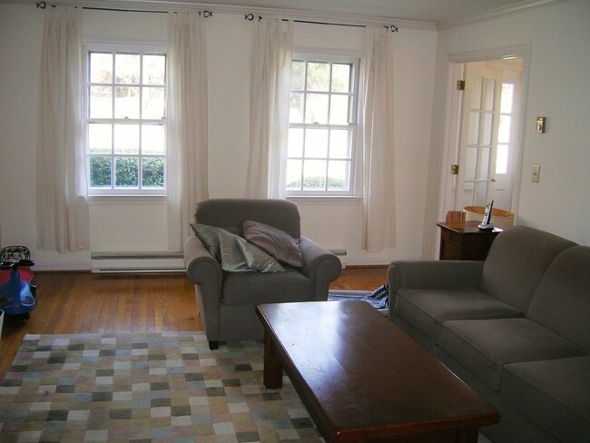 Foto del edificio - 211 Surrey Rd