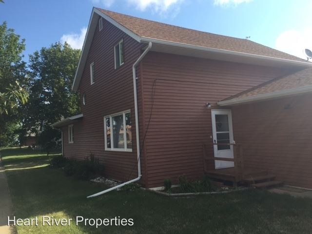 Foto principal - 321 2nd St N