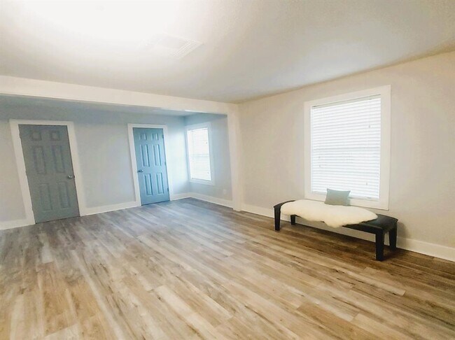 Foto del edificio - 4409 Rosemont St