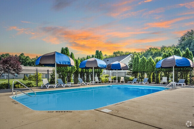 Sparkling Pool with Sundeck - Bedford Place Apartments