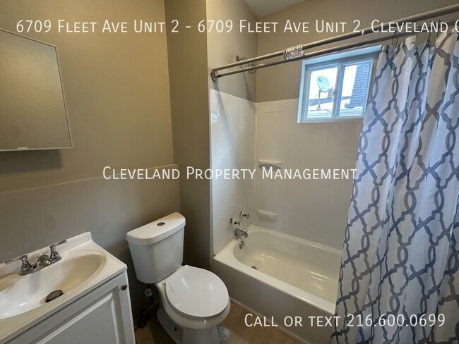 Foto del edificio - Renovated Cleveland Up Unit