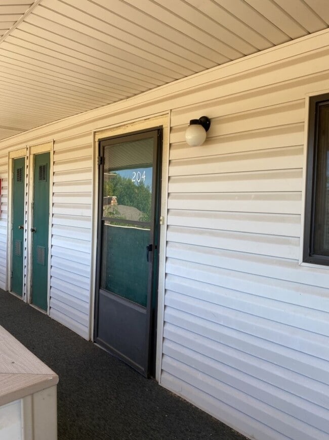 Foto del edificio - 1705 Heatheridge Rd