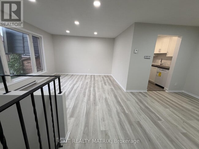 Building Photo - 2610 Draper Ave