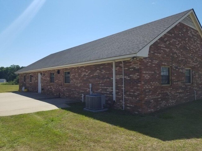 Building Photo - 6047-D Wayne Memorial Drive