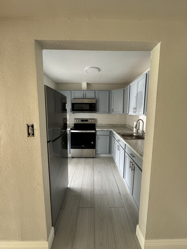 Building Photo - 1161 Partlow Dr