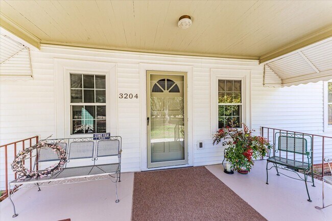 Foto del edificio - 3204 Ray Owens Rd