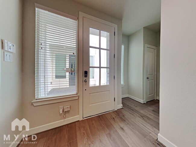 Foto del edificio - 710 Wilshire Brook Ln