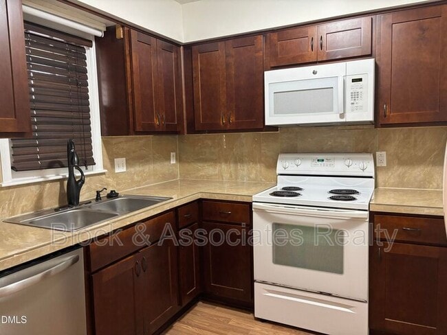 Foto del edificio - 728 Branniff Dr