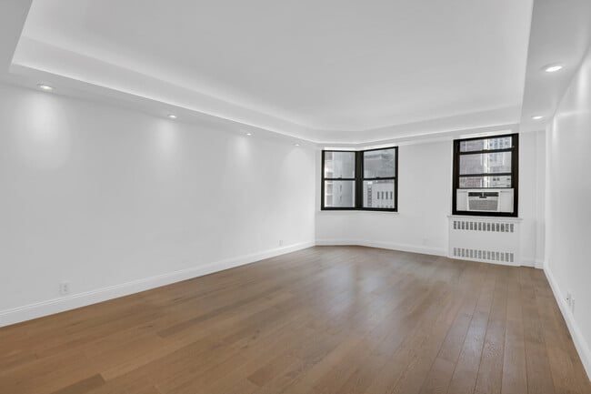 Building Photo - 135 E 54th St