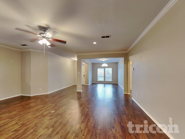 Building Photo - 5004 Saddlehorn Dr