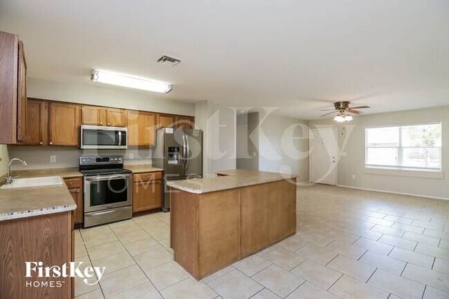 Foto del edificio - 6426 W Laredo St