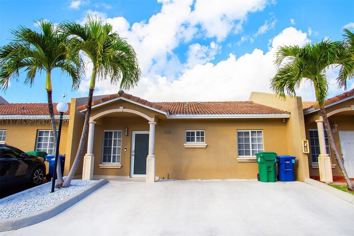Foto principal - 7683 NW 182nd Ln