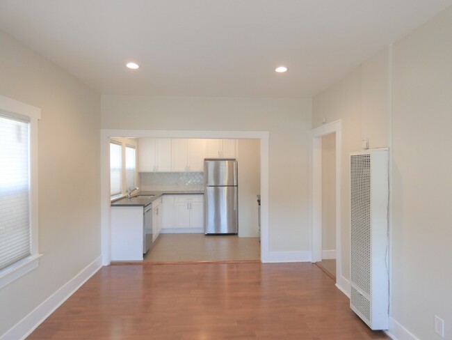 Foto del edificio - 2301 E 7th St