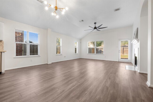 Foto del edificio - 3507 Palomar Valley Dr