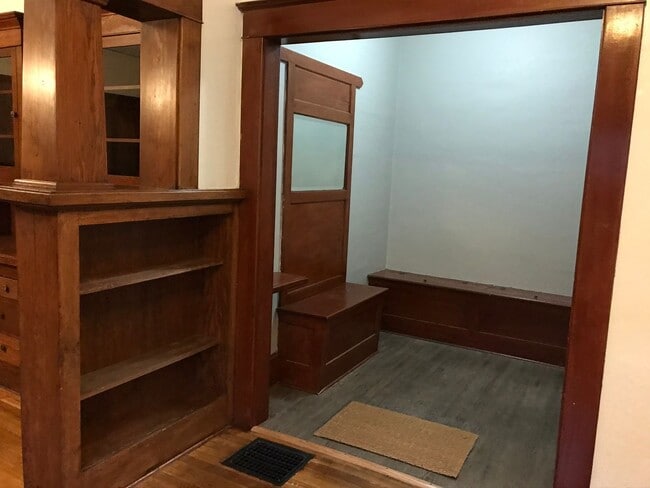 Foto del edificio - 4br/2ba House with fenced yard