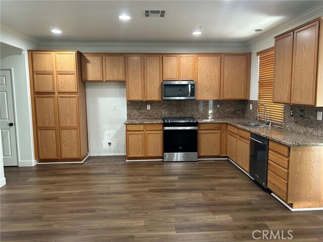 Foto del edificio - 7464 Lime Ave