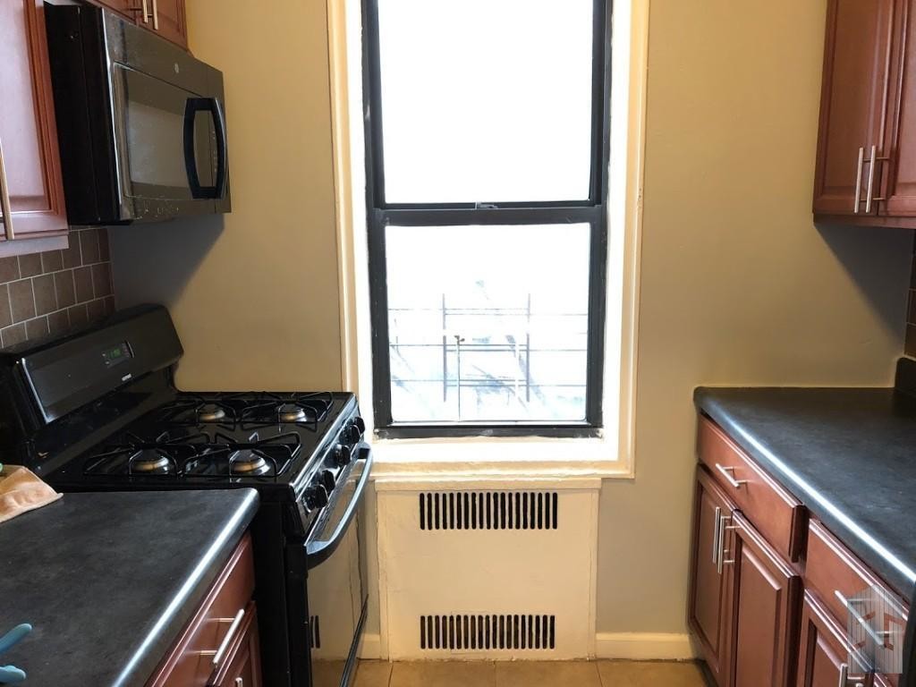 Primary Photo - 2110 Newkirk Ave