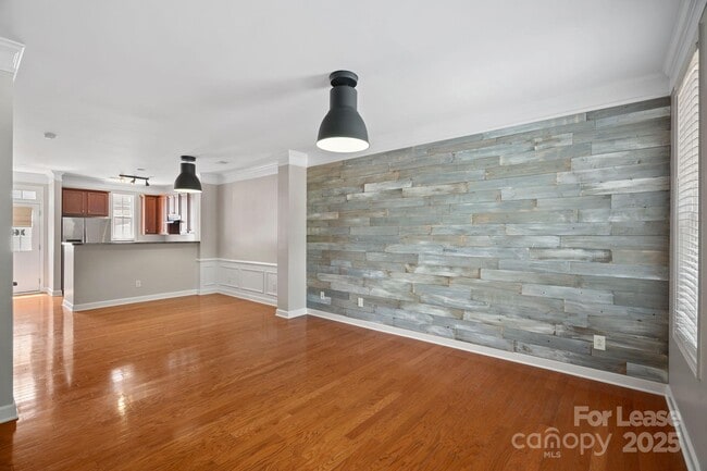 Building Photo - 9724 Longstone Ln