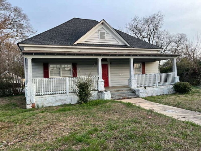 Building Photo - 747 E Broadway St