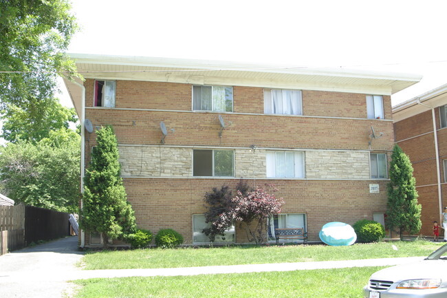 2033 N 18th Avenue - 2029-2037 N 18th Ave