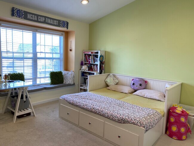Building Photo - 518 Coventry Dr