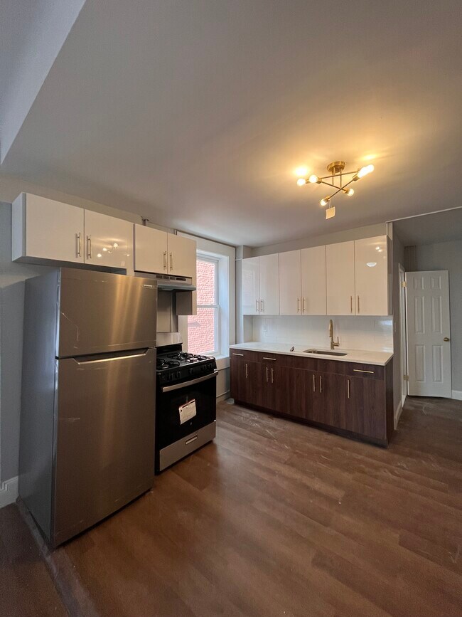 934 Pavonia Ave 4 - 932 Pavonia Ave