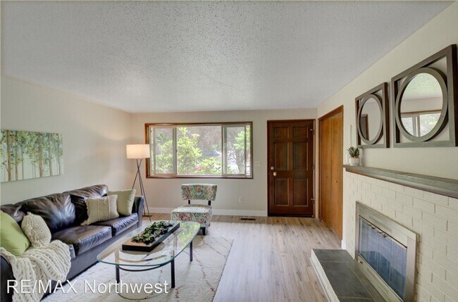 Foto del edificio - 2 br, 2 bath House - 1622 Madison Ave NW