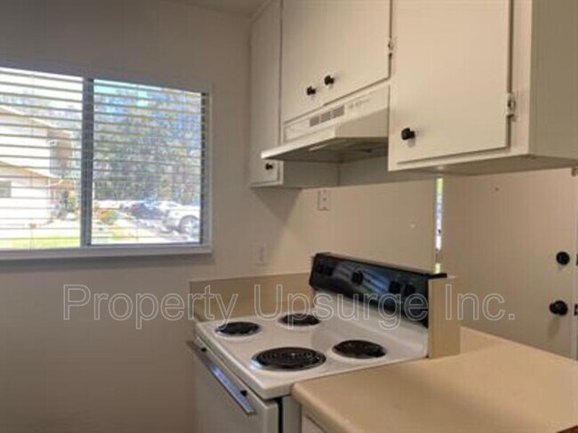 Foto del edificio - 425 Nelson Ave