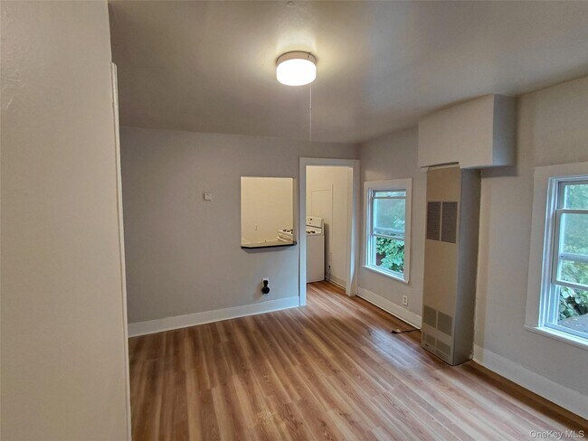 Building Photo - 87 W Pierpont St
