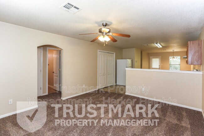 Foto del edificio - 411 Brittney Way