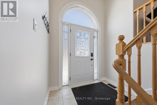 Building Photo - 4 Smith St