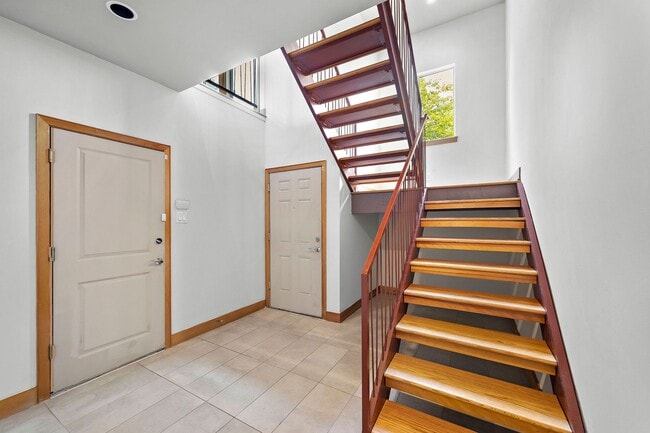 Building Photo - 1414 Rosewood St