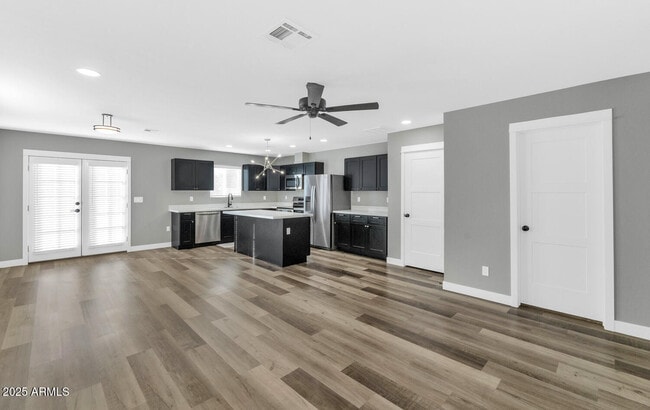 Foto del edificio - 2509 E Broadway Rd