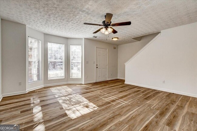 Foto del edificio - 3831 Waldrop Ln