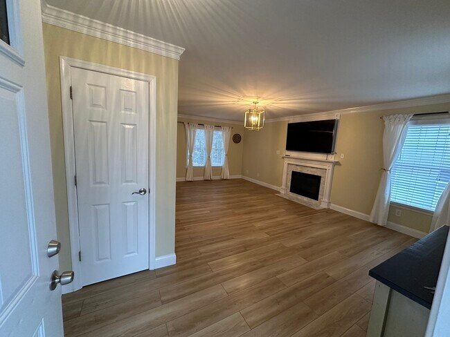 Sala de estar del primer piso - 5605 Eagle Lake Dr